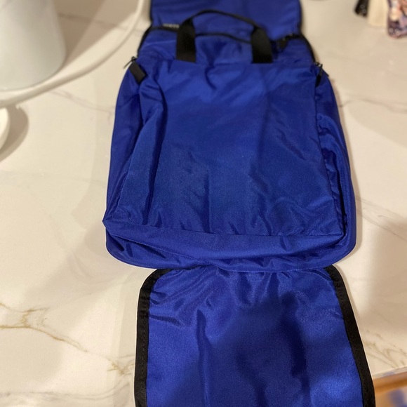 LL Bean Hanging Toiletry Bag - Picture 4 of 7